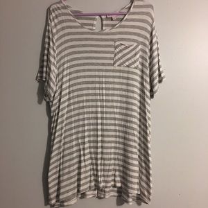 ❗️NWOT❗️Molly & Isadora▪️Short Sleeve Shirt